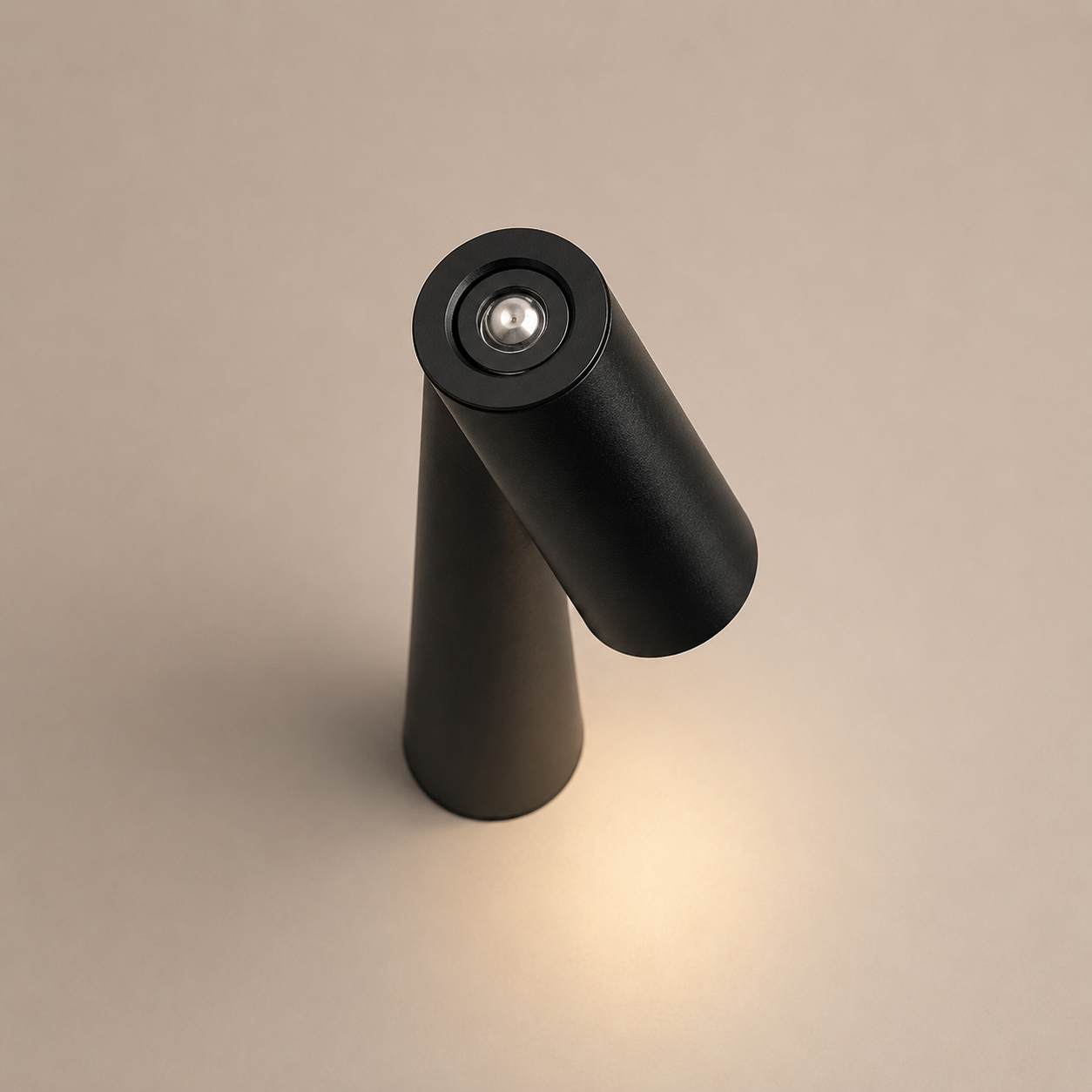 Rimo Table - Kabellose-LED-Tischlampe